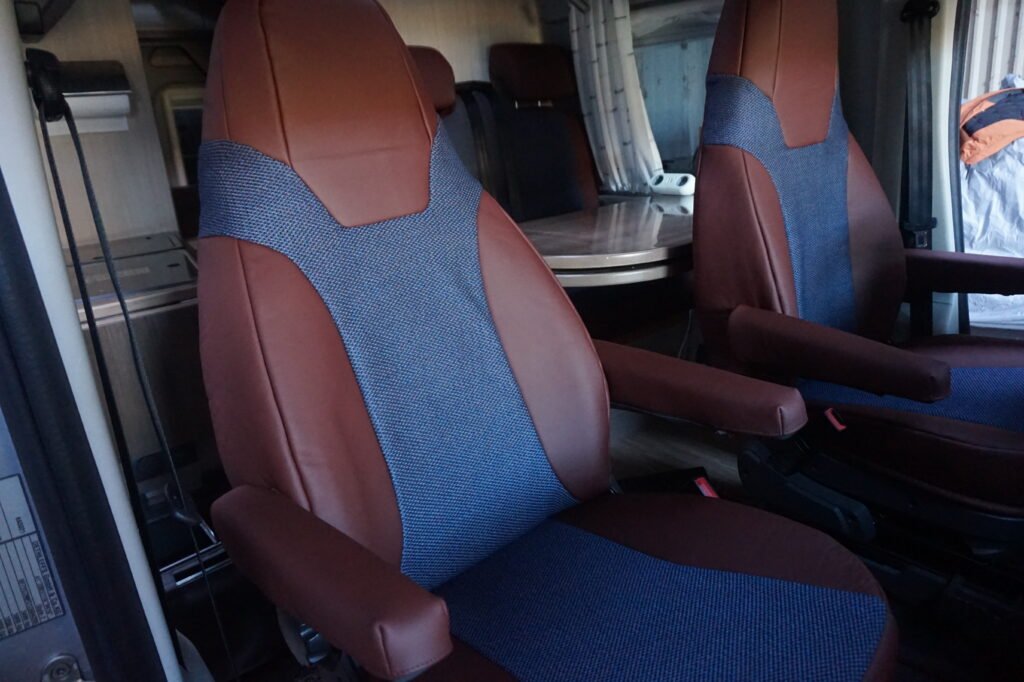 camper bekleden leer